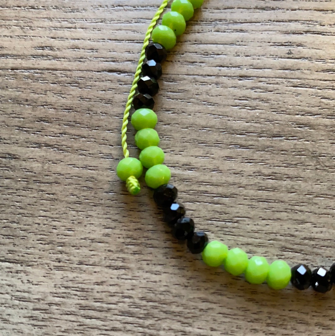 Green And Black Glass Beads Bracelet