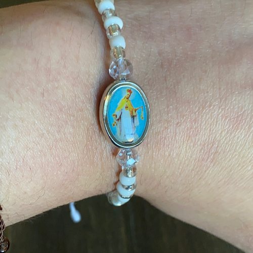 Virgen Del Carmen White Beads Bracelet